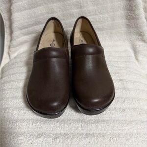 JBU Jambu Cordoba Women  Brown Leather Clogs 7.5